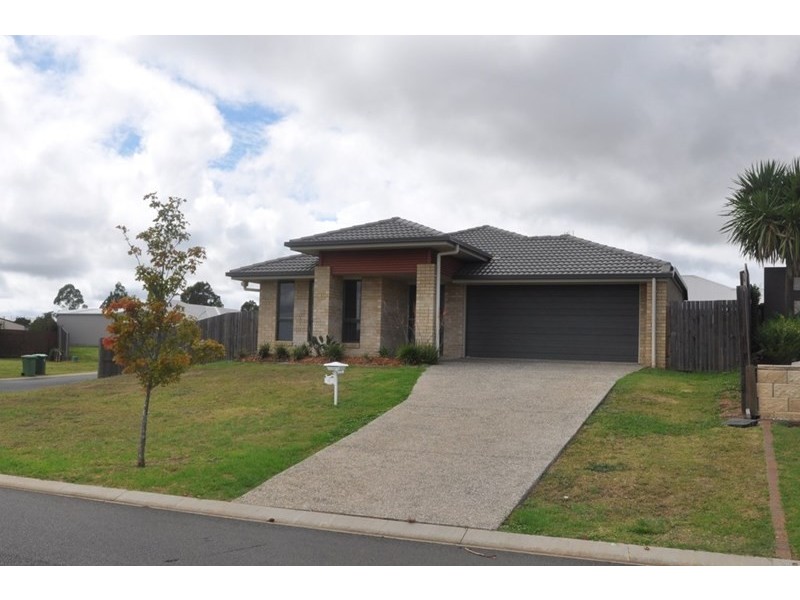 8 Koel Crescent, Highfields QLD 4352