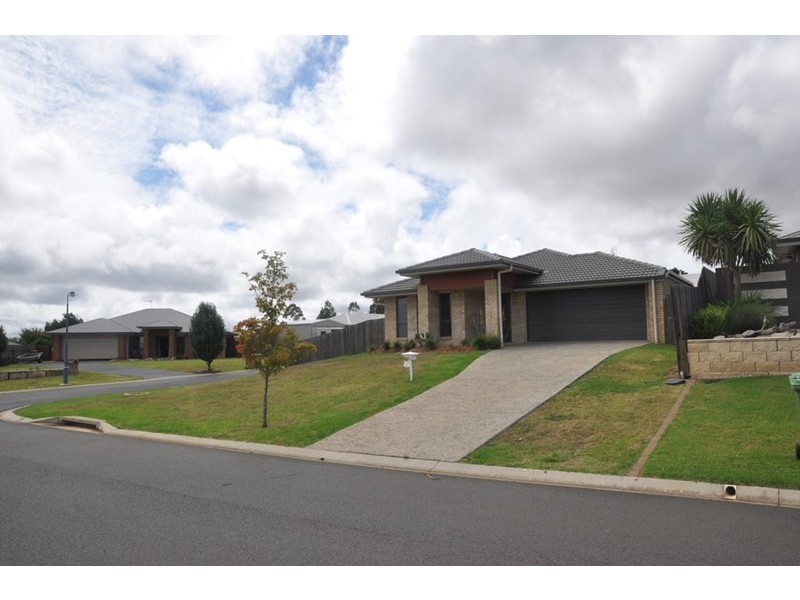 8 Koel Crescent, Highfields QLD 4352