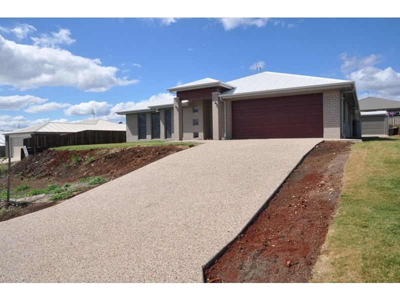 16 Maculan Crescent, Westbrook QLD 4350