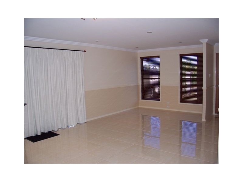 1/323 Ramsay Street, Middle Ridge QLD 4350