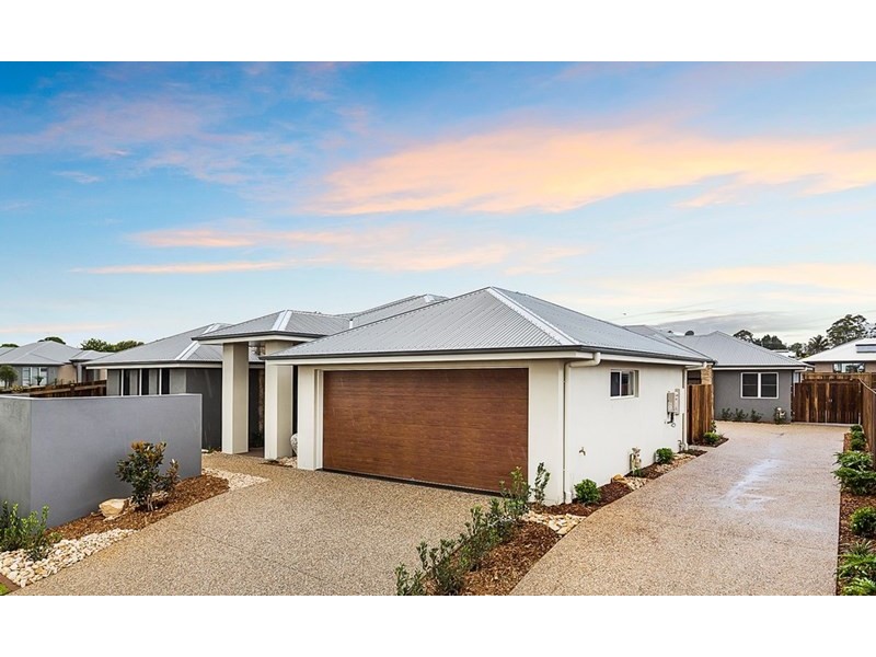 2/66 Calypso Crescent, Middle Ridge QLD 4350