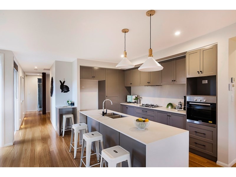 2/66 Calypso Crescent, Middle Ridge QLD 4350