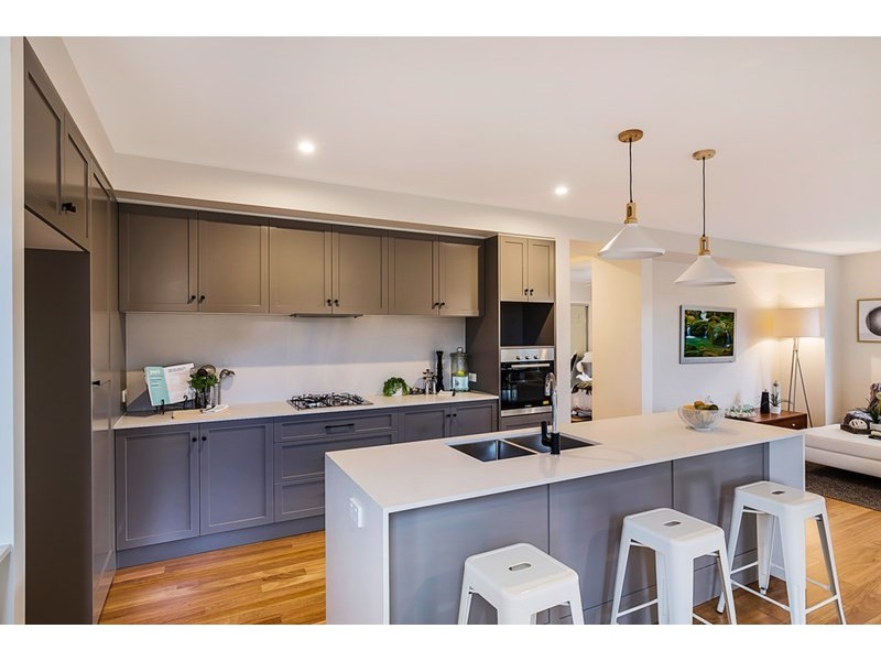 2/66 Calypso Crescent, Middle Ridge QLD 4350