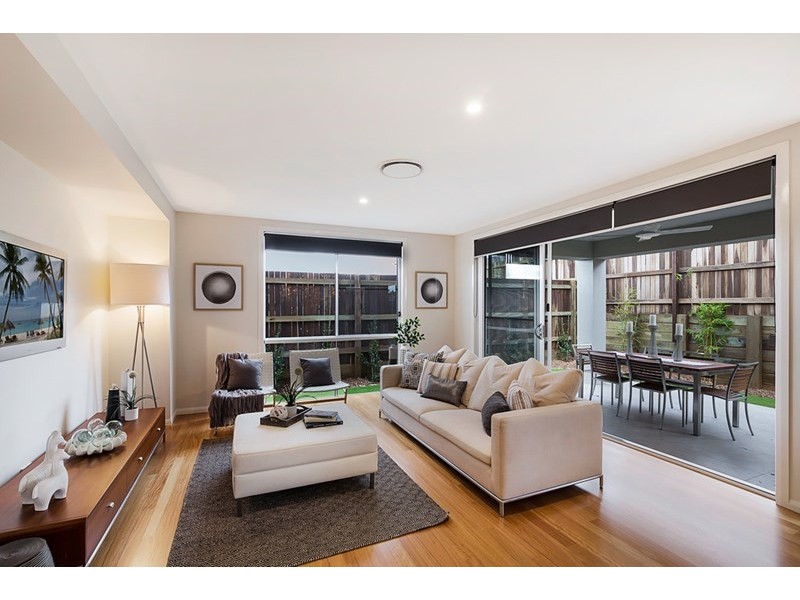 2/66 Calypso Crescent, Middle Ridge QLD 4350