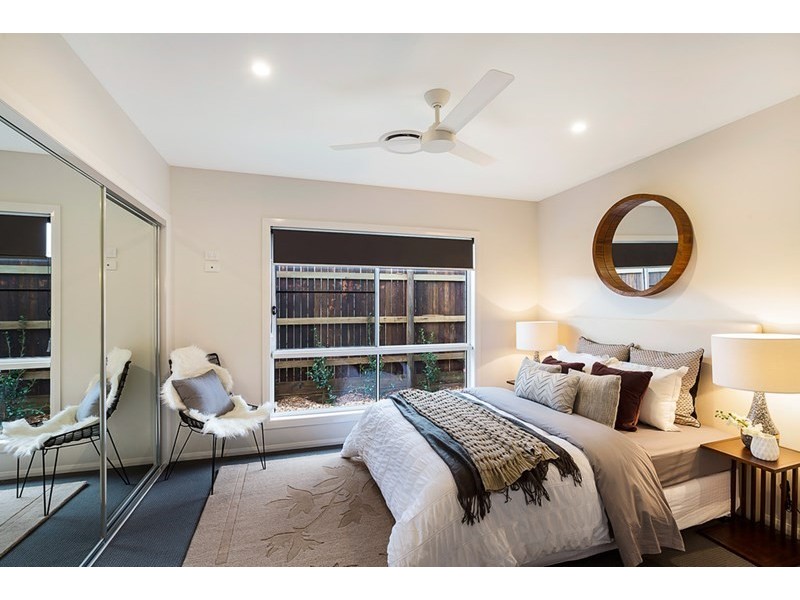 2/66 Calypso Crescent, Middle Ridge QLD 4350