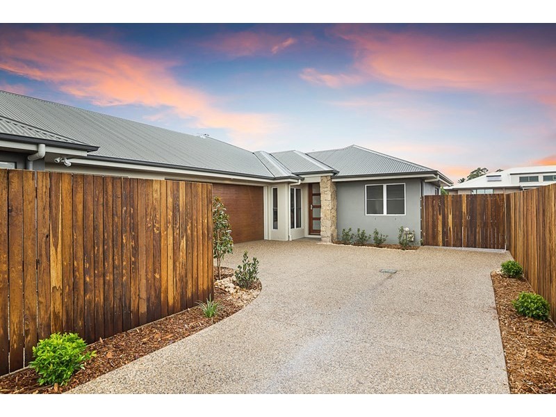 2/66 Calypso Crescent, Middle Ridge QLD 4350