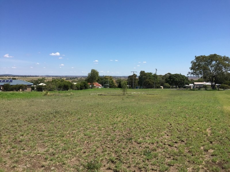 30 Petersens Road, Kingsthorpe QLD 4400