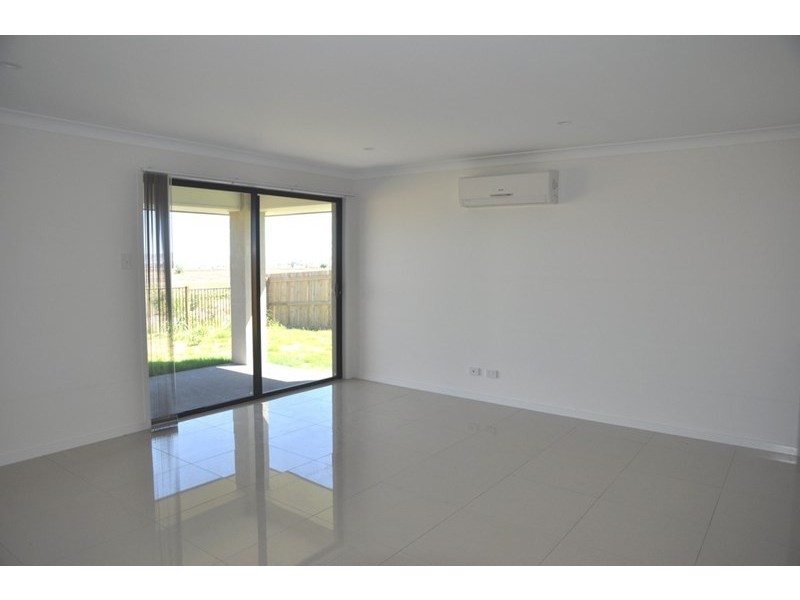2/14 Kensei Street, Wyreema QLD 4352