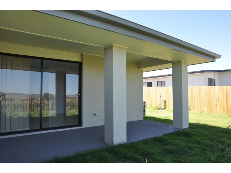 2/14 Kensei Street, Wyreema QLD 4352