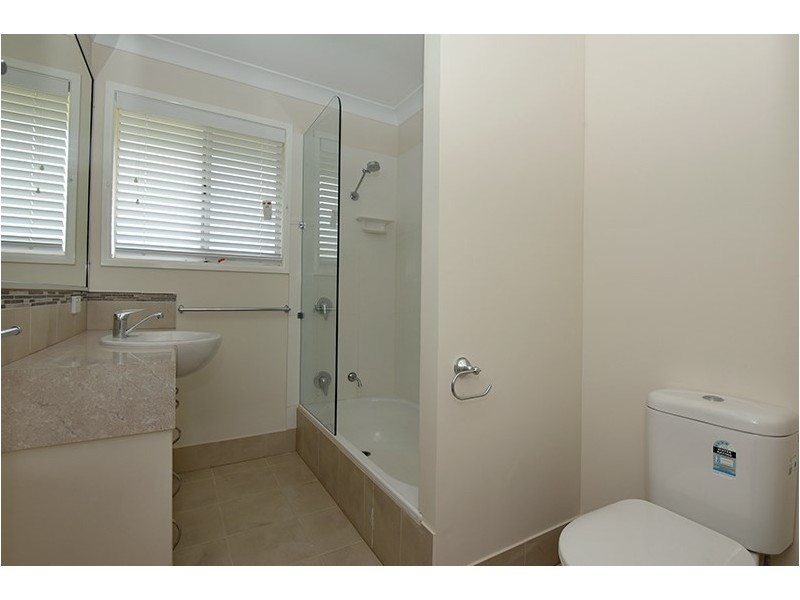 8 Veronica Court, Centenary Heights QLD 4350