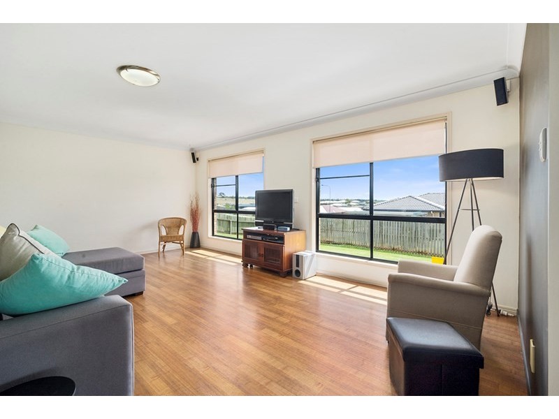 1 Corella Street, Meringandan West QLD 4352