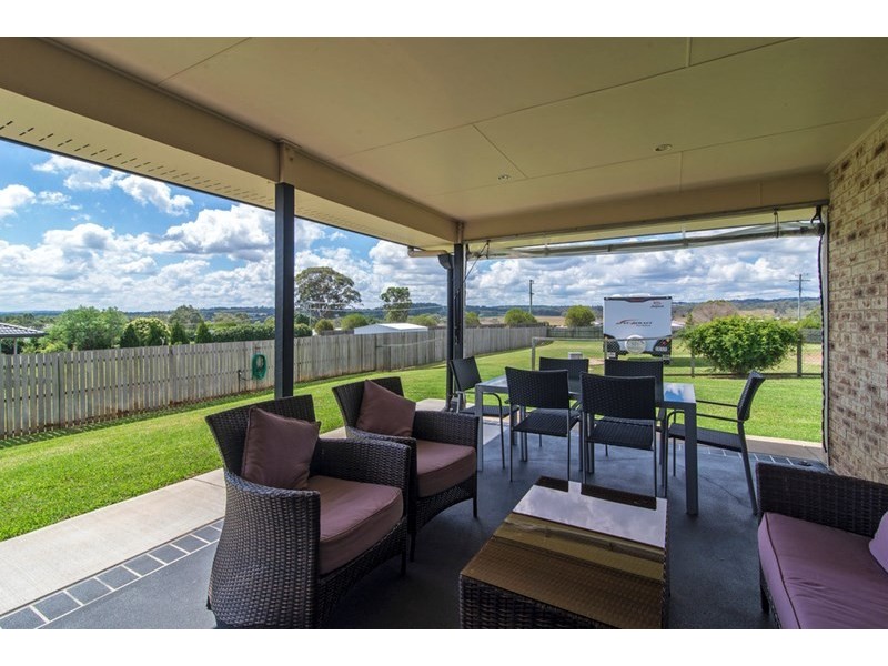 1 Corella Street, Meringandan West QLD 4352