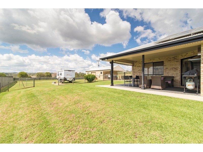 1 Corella Street, Meringandan West QLD 4352