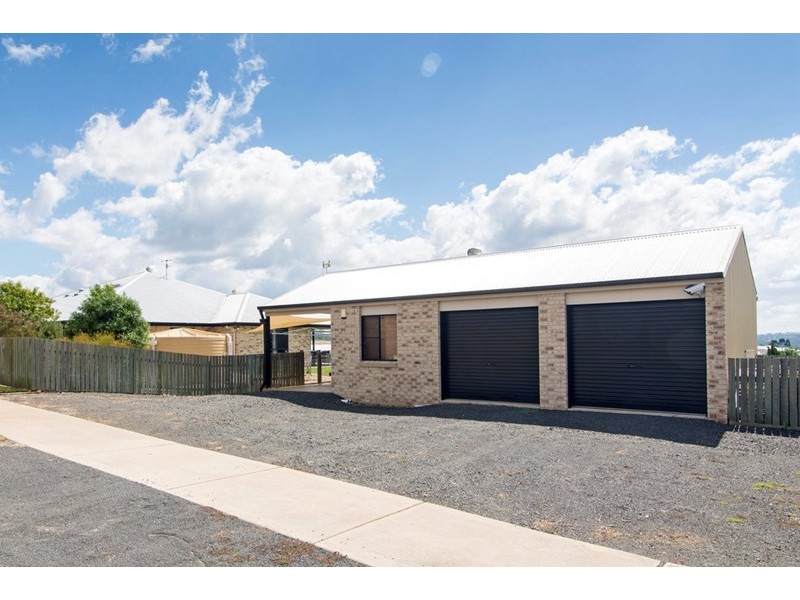 1 Corella Street, Meringandan West QLD 4352