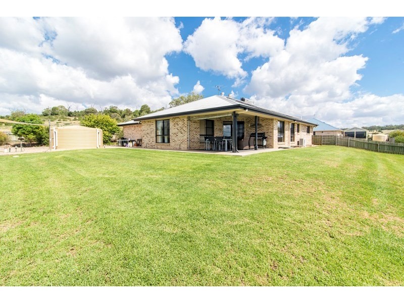 1 Corella Street, Meringandan West QLD 4352