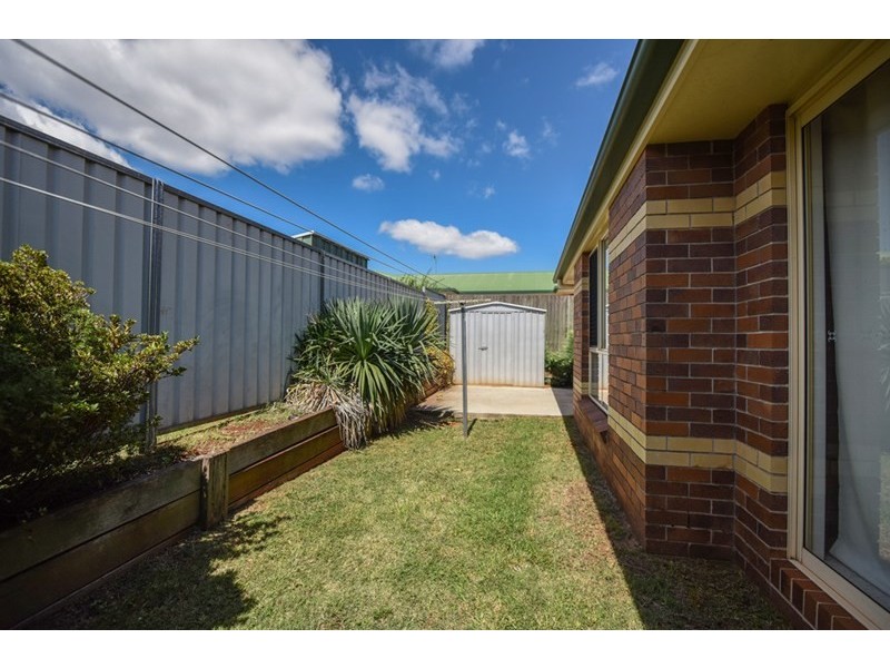 4/2 Brunckhorst Street, Kearneys Spring QLD 4350