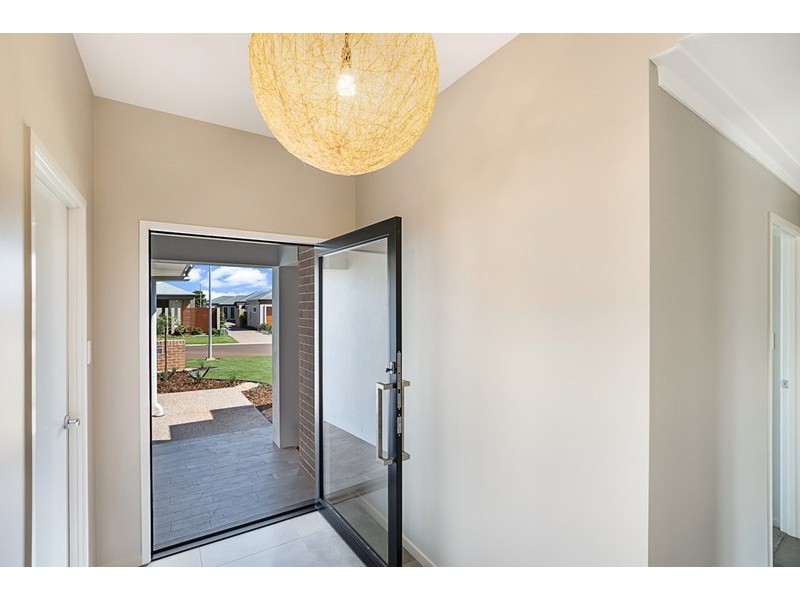 47 Calypso Crescent, Middle Ridge QLD 4350