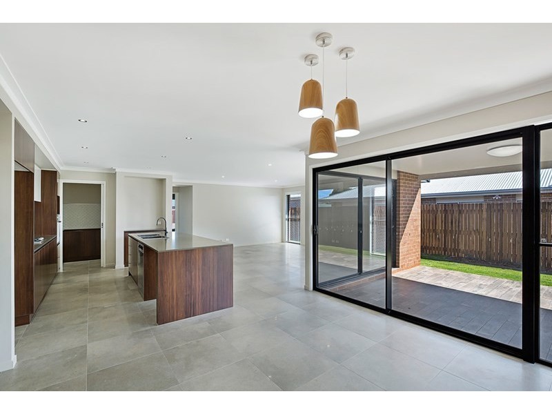 47 Calypso Crescent, Middle Ridge QLD 4350