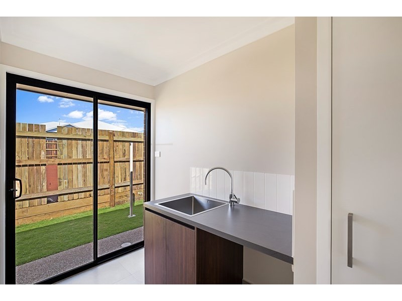 47 Calypso Crescent, Middle Ridge QLD 4350