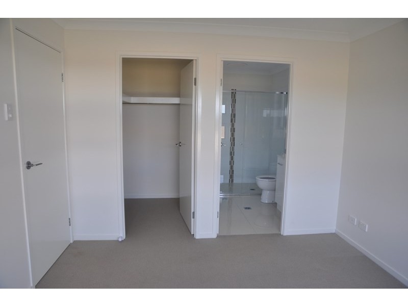 9 Arwon Street, Wyreema QLD 4352