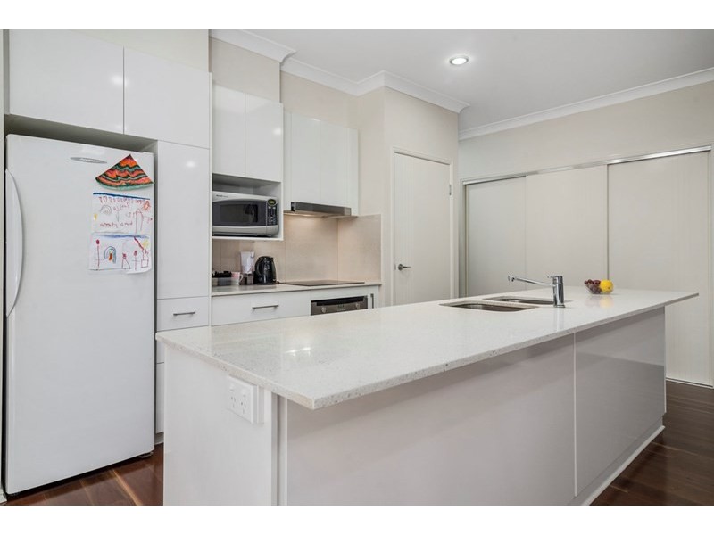 9 Thorley Court, Middle Ridge QLD 4350