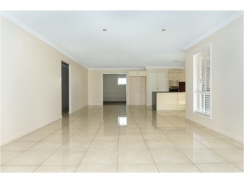 12 Pelling Court, Westbrook QLD 4350