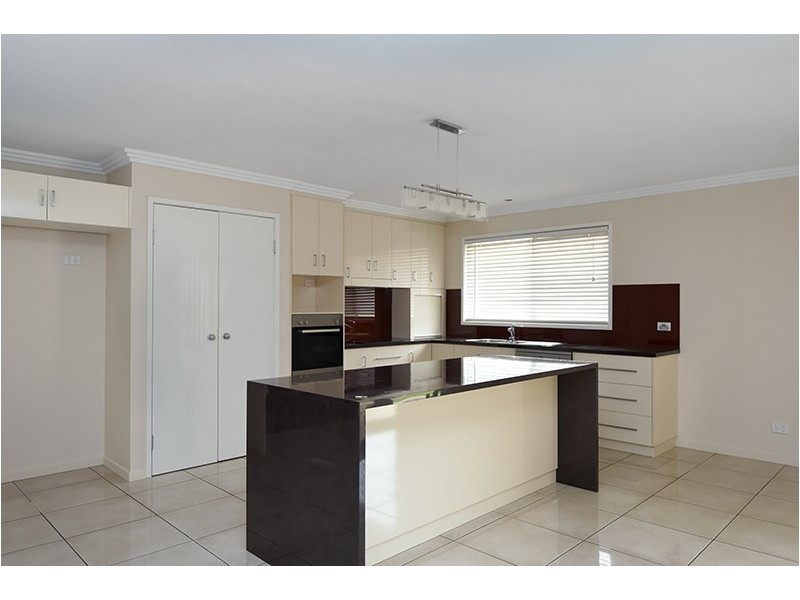 12 Pelling Court, Westbrook QLD 4350