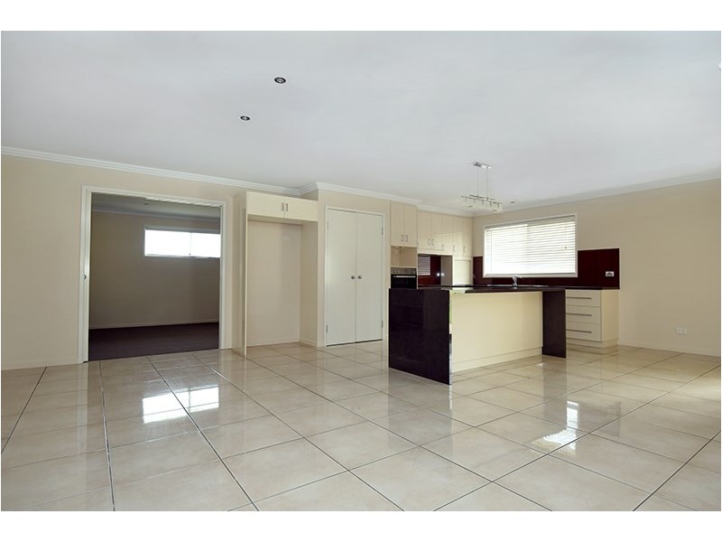 12 Pelling Court, Westbrook QLD 4350