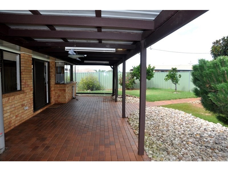 2 Matthews Street, Harristown QLD 4350