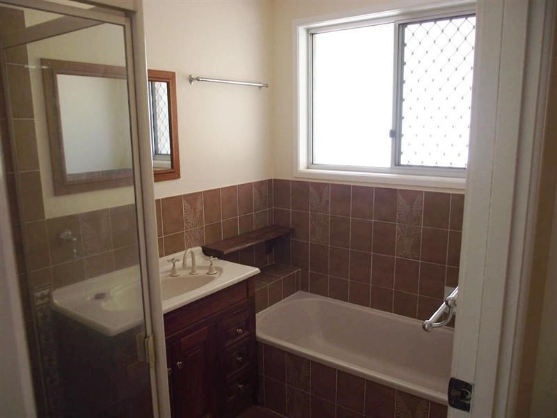 4 Reithmuller Street, Kearneys Spring QLD 4350