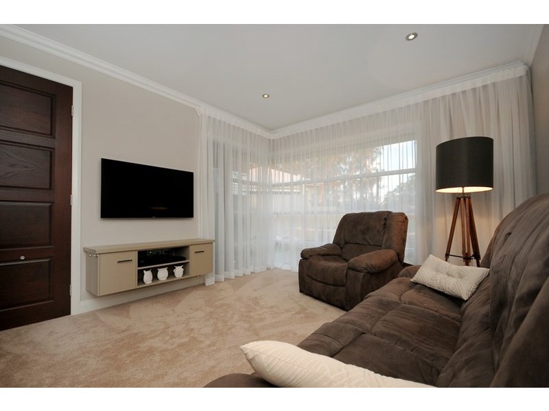 16 Thorley Court, Middle Ridge QLD 4350