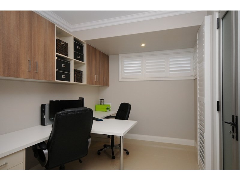 16 Thorley Court, Middle Ridge QLD 4350