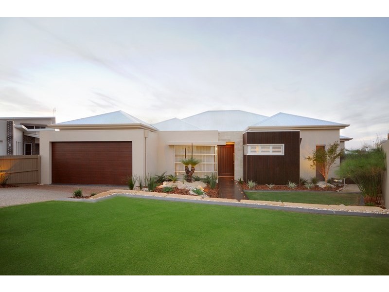 16 Thorley Court, Middle Ridge QLD 4350