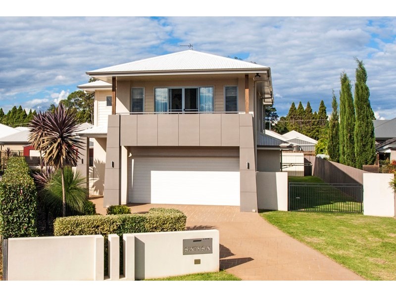 66 Wood Drive, Middle Ridge QLD 4350