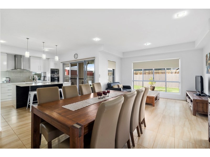 66 Wood Drive, Middle Ridge QLD 4350