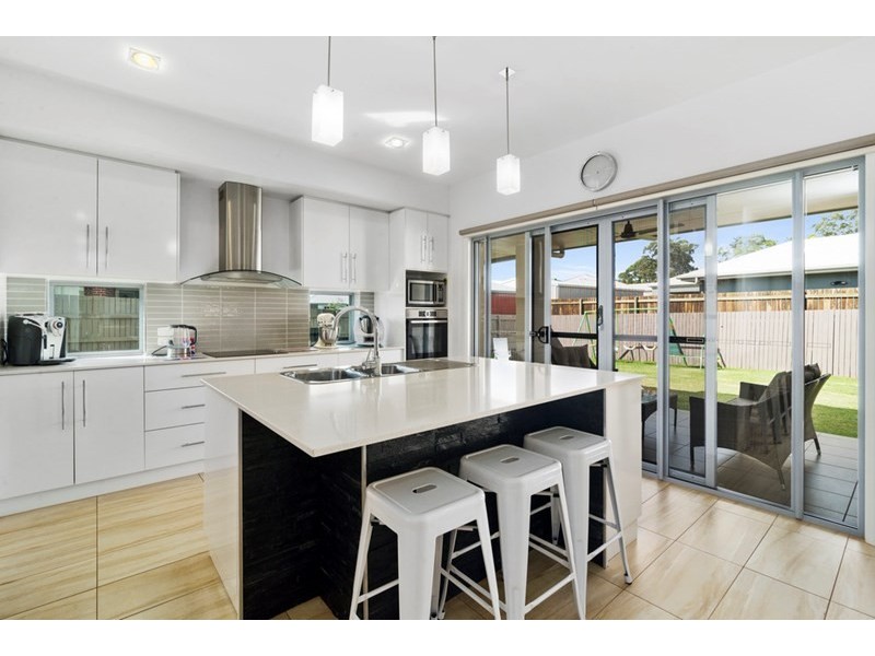 66 Wood Drive, Middle Ridge QLD 4350