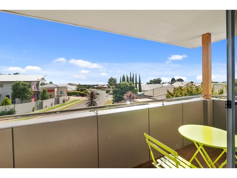 66 Wood Drive, Middle Ridge QLD 4350