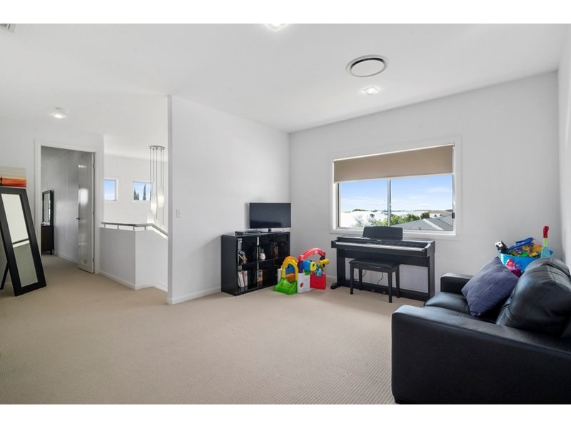 66 Wood Drive, Middle Ridge QLD 4350