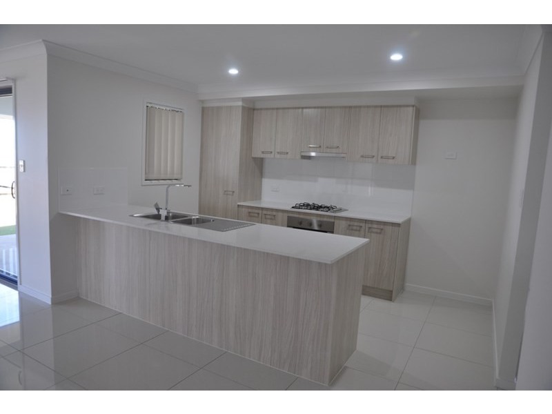 18 Mia Street, Wyreema QLD 4352