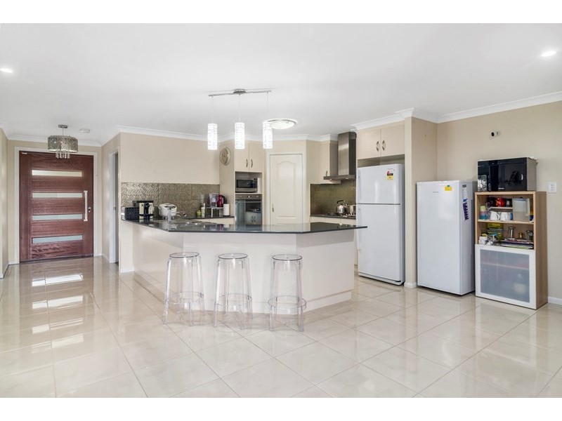 21 Piccadilly Court, Mount Lofty QLD 4350