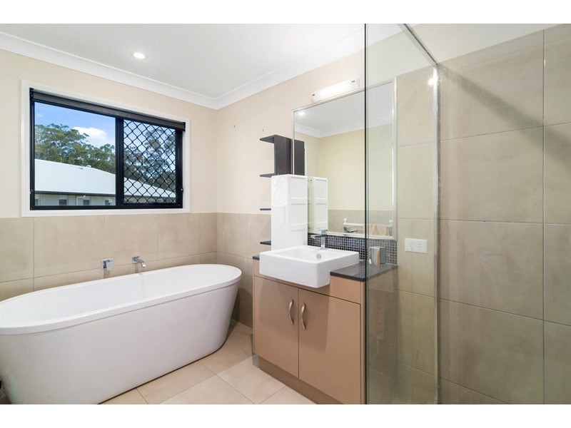 21 Piccadilly Court, Mount Lofty QLD 4350