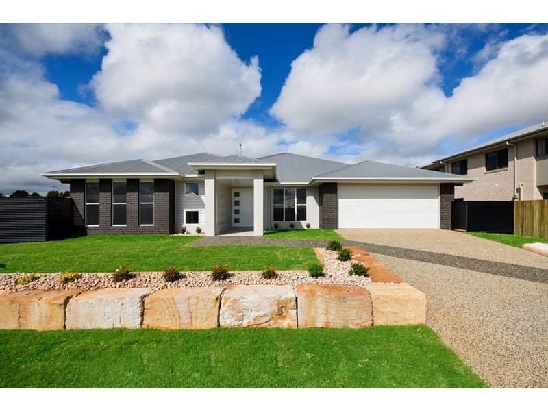 4 Entabeni Drive, Kearneys Spring QLD 4350