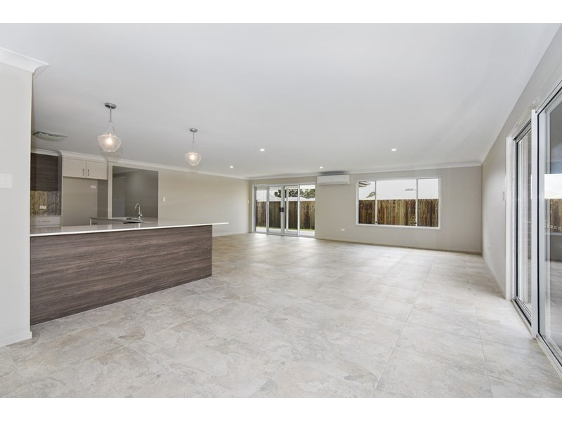4 Entabeni Drive, Kearneys Spring QLD 4350