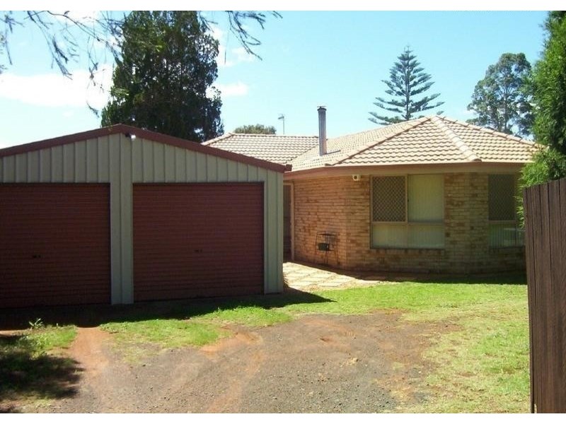 32 Holberton Street, Rockville QLD 4350