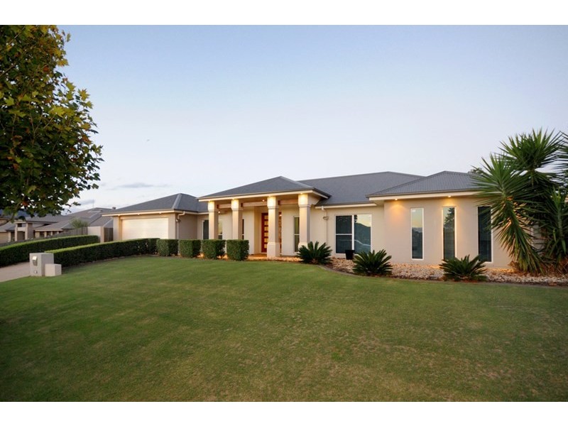 33 Nioka Drive, Highfields QLD 4352