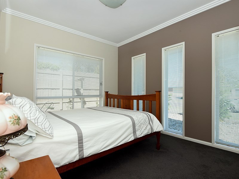 33 Nioka Drive, Highfields QLD 4352