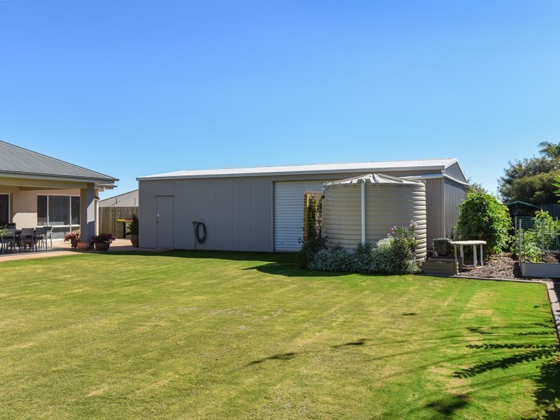 33 Nioka Drive, Highfields QLD 4352