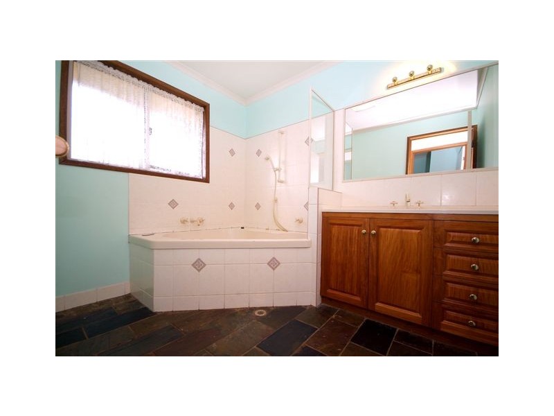 3 Castille Court, Highfields QLD 4352