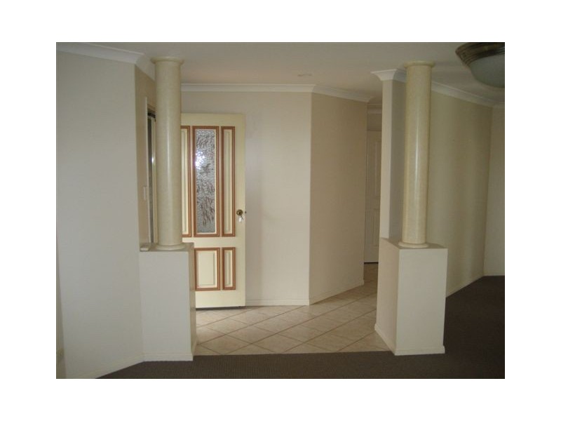 1 Beverley Close, Middle Ridge QLD 4350