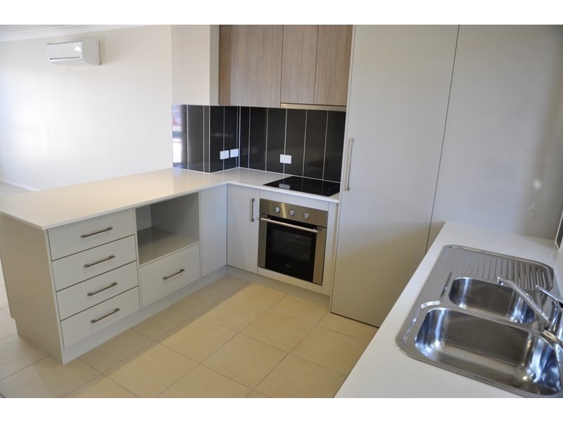 4/373 Greenwattle Street, Wilsonton QLD 4350